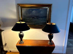 Ein Paar Tischlampen in Form einer Urne - Bild 1 von 7