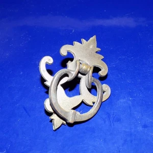 Antiker Messing Tür-/Schubladenzug mit Schraube - Bild 1 von 3