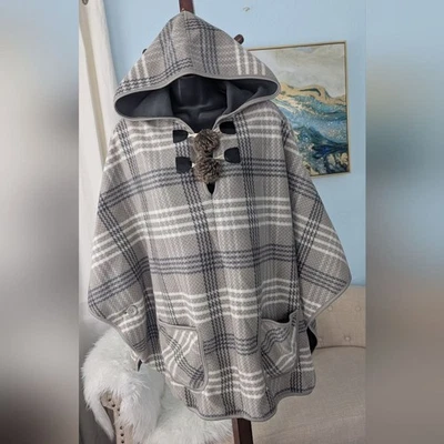 Poncho Rachel Roy Capa Polar Capucha Bolsillos Mujer Talla S/M Foto 1 de 4