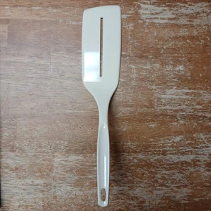 Vintage Foley Nylon Almond 1 Slotted Angled Spatula Turner Long Blade - Picture 1 of 6