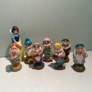 Vintage Walt Disney Schneewittchen Bank und die sieben Zwerge 8 Figuren Set! Gummi! - Bild 1 von 24