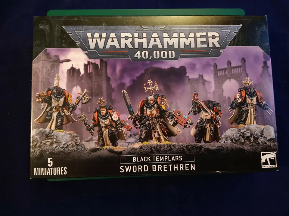 Black Templars Sword Brethren Weapons and Accessories (bits)