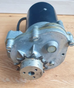 Bosch Getriebemotor 12Volt Garagentormotor 0390806697 - Bild 1 von 4