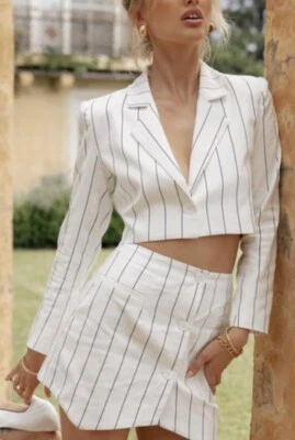 Blazer blanco a rayas crop único nuevo sin etiquetas | Talla 4 Foto 1 de 4