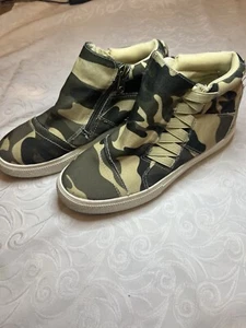 ZAPATOS DEPORTIVOS JOLIMALL MUJER TALLA 7 CAMUFLADOS DE CAÑA ALTA CREMALLERA LATERAL VERDE/BRONCEADO USADOS EN EXCELENTE CONDICIÓN - Imagen 1 de 12
