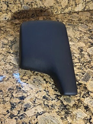 Крышка подлокотника крышка центральной консоли 2014 2015 2016 Mazda 3 черный подлокотник изготовитель оборудования - Изображение 1 из 4