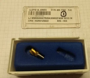 1 SECO MM06 MINIMASTER carbide insert MM0606007R05A30M02F40M milling 3fl 0.5 rad - Picture 1 of 4