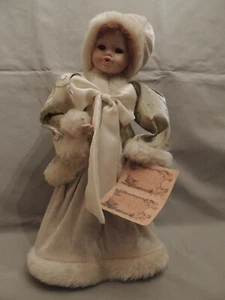 Collection porcelain doll plays music and moves head- height 42cm - Picture 1 of 12