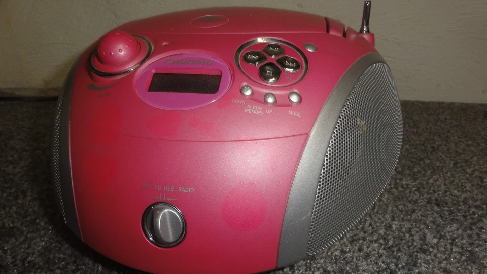 Grundig RCD 1445 Radio (USB 2.0) mit CD/-MP3/-WMA Wiedergabe - Bild 1 von 2