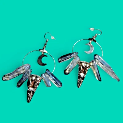 PENDIENTES CALAVERA DE CUERVO AB CRISTAL DE CUARZO luna creciente aro cuervo gótico oculto 1A Foto 1 de 4