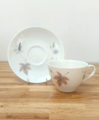 Taza y platillo vintage Royal Doulton Tumbling Hojas TC1004 Foto 1 de 4