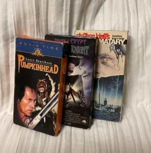 Lot of 3 VHS Thriller’s -Pet Semetary, Demon Knight, Pumpkin Head - Stephen King - Picture 1 of 11