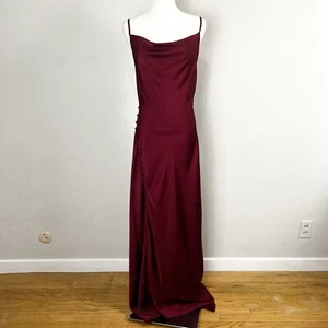 Vestido Lulus Midi Deslizamiento Fuerte Borgoña Rojo Satinado Botón Lateral Sin Mangas Talla L - Imagen 1 de 15