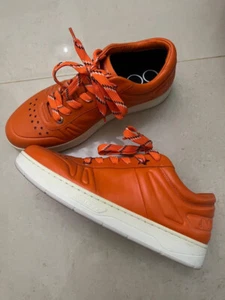 $ 1050 Designer Jimmy Choo Herren Orange Logo Niedrig Leder Mode Turnschuhe 41 - Bild 1 von 5