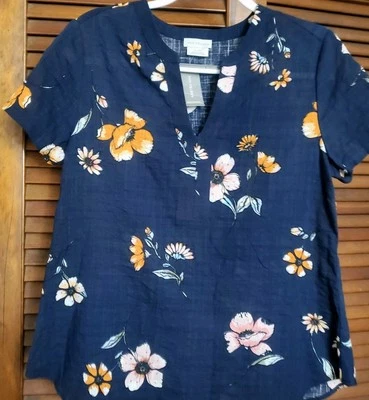 《NOVO COM ETIQUETAS》 Blusa Camponesa Van Heusen Manga Curta Decote V - Pequena - Imagem 1 de 4