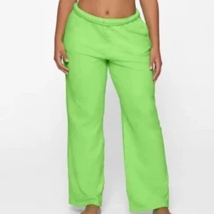 Skims Neon Green Sweatpants - Picture 1 of 7