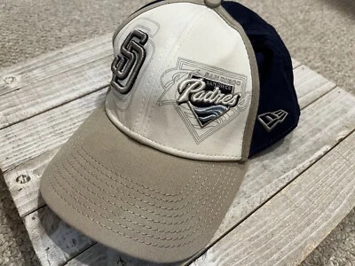 New Era San Diego Padres 39Thirty S-M Size Baseball Cap Hat Flex Fit MLB - Image 1 of 4
