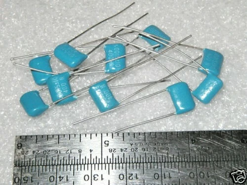 CONDENSADORES DE PELÍCULA DE POLIÉSTER 0,0015uF / 400VDC - 100 piezas Foto 1 de 1