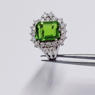 2.35 Carat Natural Peridot and Diamonds Gemstone 14k White Gold Engagement Ring - Image 1 of 4