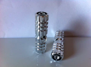 BICYCLE ALLOY PEGS 24T/26T CHROME 3"L X 1"W BEACH CRUISER LOWRIDER BMX CHOPPER - Picture 1 of 1