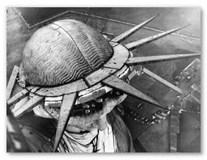 Vintage Statue of Liberty Photo Poster Print, Black White Picture Wall Art Decor - Picture 1 of 2