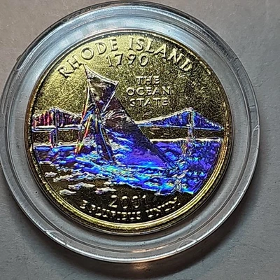 2001 D Rhode Island State Holographic Quarter In Protective Capsule - Image 1 of 3