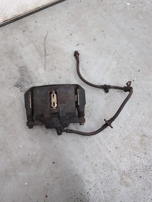 Pinza de freno delantera derecha lado pasajero Honda Prelude 1992-1996 derecha Foto 1 de 2