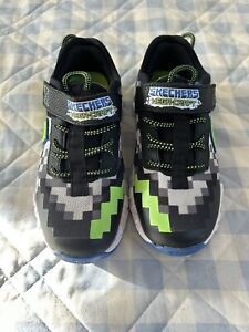 Sketchers Youth Boy's Mega-Craft Cubotrons Washable Shoes Size 2 Worn Once!