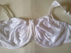 40DD Bali 3562 Satin Tracings Finish Full Support UW Bra - Picture 1 of 9