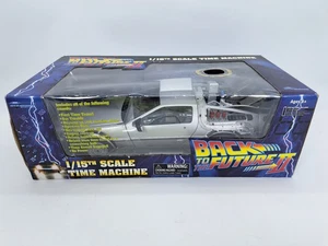 Diamond Select  1-15 Scale Light & Sound Delorean Back To The Future Part II New - Picture 1 of 9