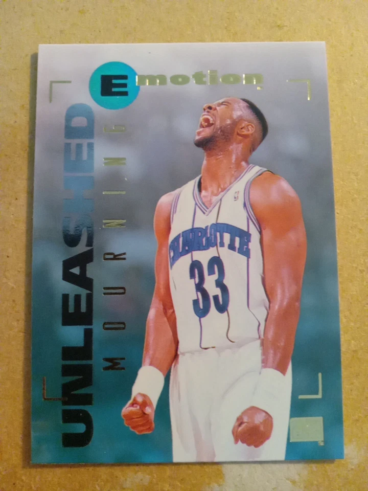 Skybox Emotion 1994-95 - Alonzo Mourning #10 Foto 1 de 1