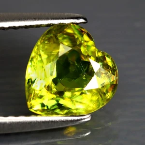 1.58 ct Awe-inspiring Heart(7.68 x 7.48 mm)Afghanistan Multi Color Sphene Stone - Picture 1 of 3
