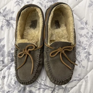 Ugg Dakota Moccasin Fur Lined Slippers - Women's Size 9- Gray - Picture 1 of 8