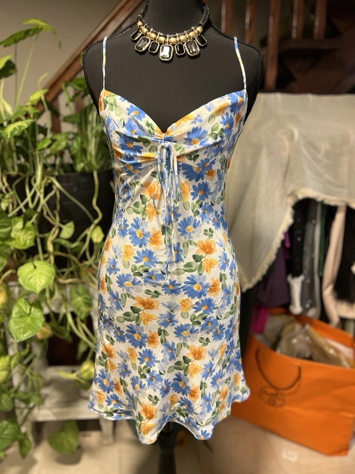 Vestido sin mangas floral 100 % seda BEC + BRIDGE — Premium, romántico y ligero Foto 1 de 4