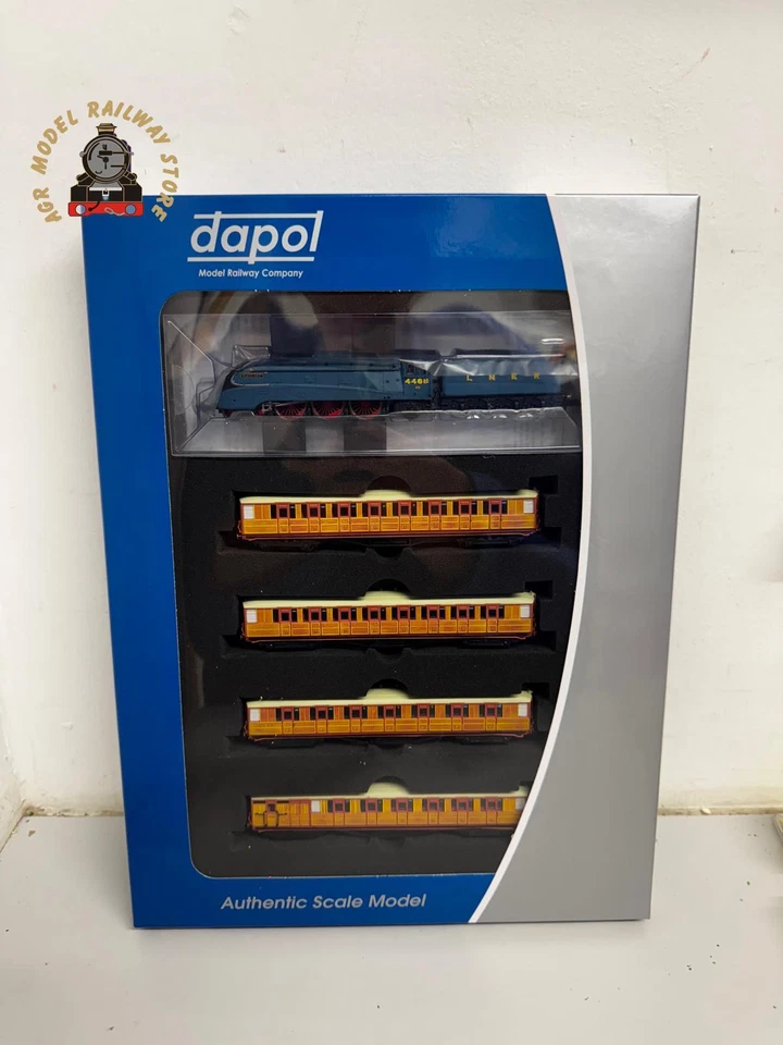 Dapol 2S-008-016 A4 Mallard 4468 Garter Blue & 4 Gresley Teak Coaches - N Gauge - Image 1 of 1