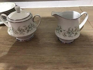 Noritake Savannah Sugar bowl and cream jug - Picture 1 of 3