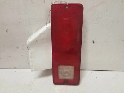 Lente de luz trasera izquierda AMC Gremlin 1970-1975 Foto 1 de 4