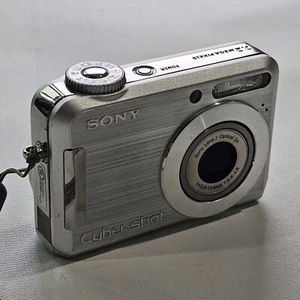 Sony Cyber-Shot DSC-S700 7.2MP Digital Camera Silver No Power - Picture 1 of 5