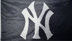 New York Yankees Flag 3'x 5' Banner Plus Lapel Pin - Fan Souvenir Gift - Picture 1 of 3
