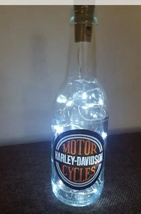 HARLEY DAVIDSON 8" BELEUCHTETE NEUHEIT FLASCHEN MIT KORKEN - Bild 1 von 1