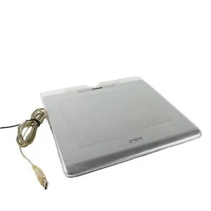 Wacom Graphire 4 CTE-640 A5 Silver - NO PEN - Picture 1 of 6