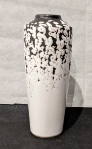 Shelf Pottery Halifax - Single Flower Vase - White and Very Dark Brown Colour. - Picture 1 of 6