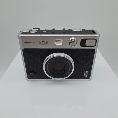 Cámara instantánea híbrida Fujifilm Instax Mini EVO | negra Foto 1 de 4