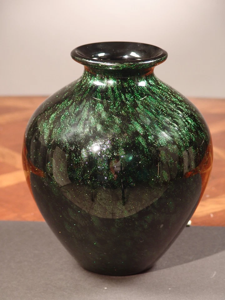 AG500432 - JARRÓN REDONDO ESMERALDA DALE TIFFANY Foto 1 de 1