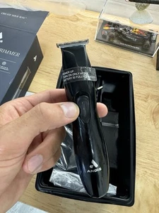 Andis Slim Line Pro Li Trimmer Brand New With Cord Base And Original Box - Picture 1 of 9