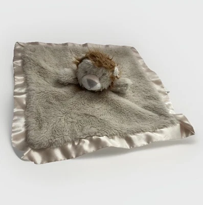 Плюшевое защитное одеяло Cloud Island с головой льва милое для младенцев атласное - Изображение 1 из 4