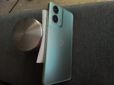 Motorola Moto G24 / 8Gb/128 Gb /Ice Green/ 50 Megapixel Kamera / NFC/ Topzustand - Bild 1 von 4