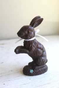 Statuina animale coniglietto pasquale finto cioccolato resina coniglio marrone altezza 5,75 - Foto 1 di 6