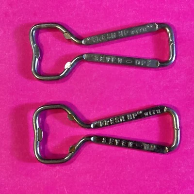 Juego de 2 abrebotellas vintage Seven Up Soda Pop “Fresh Up With Seven - Up” Foto 1 de 4