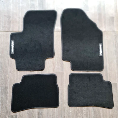 汽车脚垫丝绒适用于现代口音防水黑色地毯地毯衬里新品 — 第 1/4 张图片